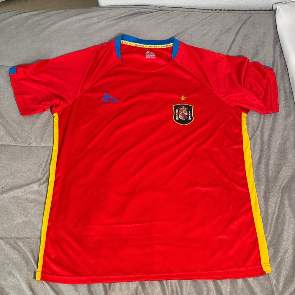 Spain Red Soccer Jersey with Yellow Side Panels and Blue Trim Mens Sz L